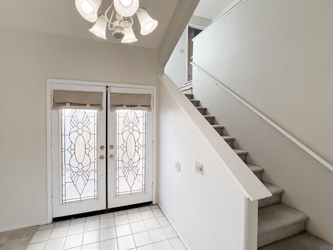 Building Photo - 40041 Zamura Ct