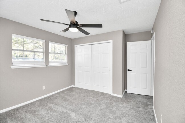 Building Photo - 14326 Little Willow Walk