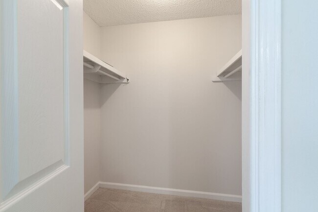 Building Photo - Spacious 2/2 Condo w/ Great Roommate Setup!