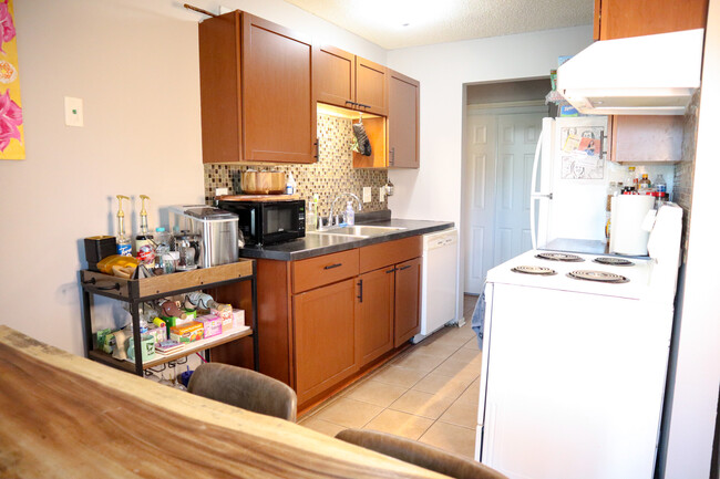Building Photo - 1006 Westbrooke Way