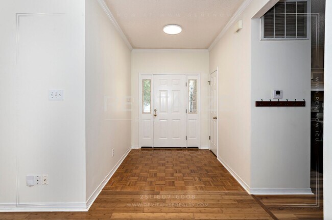 Building Photo - Daphne 3BR/2BA + Bonus Den – Spacious, Stylish & Full of Charm!