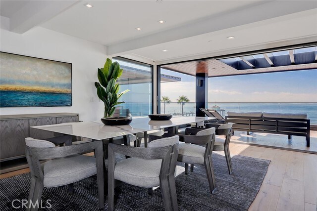 Building Photo - 1208 The Strand