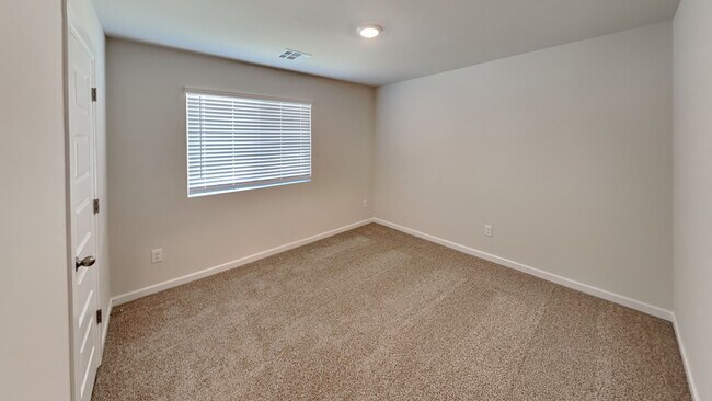 Building Photo - A Very Stunning and Spacious 4 Bedroom 2 Bath Home in Putnam City Schools