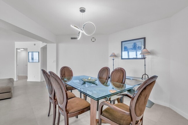 Building Photo - 550 S Ocean Blvd