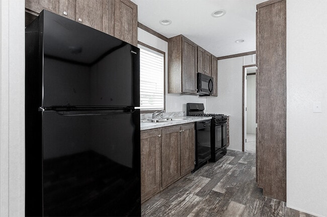 Building Photo - 317 Tulip Ln