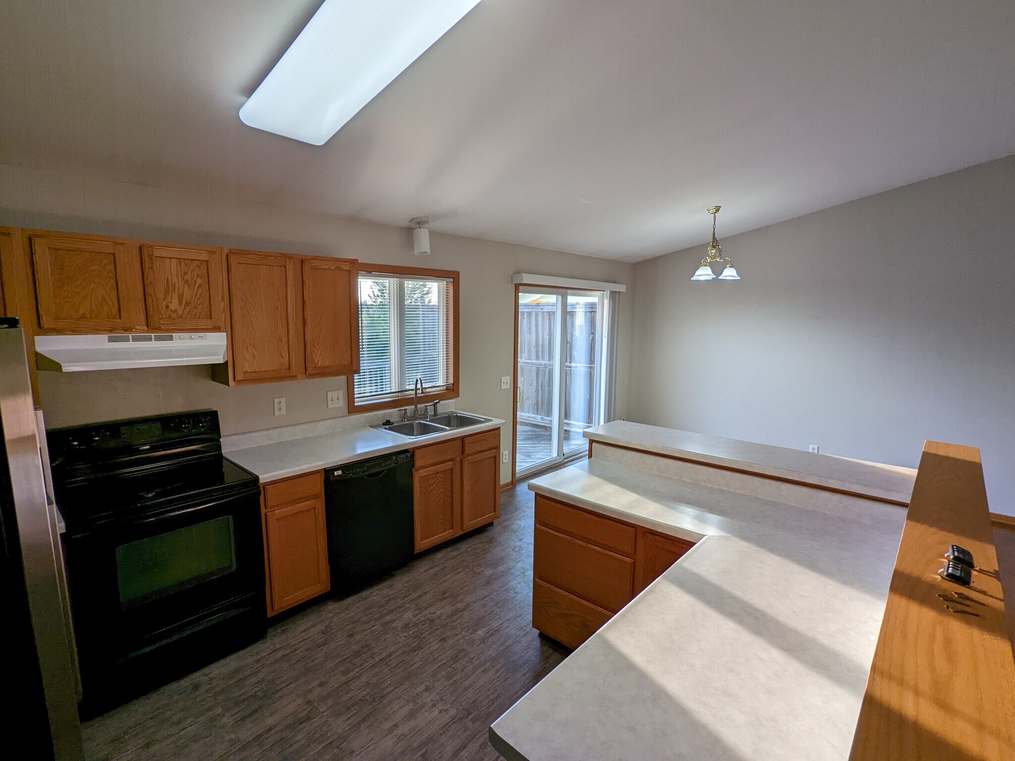 Kitchen & Dinette - 5212 Black Walnut Dr