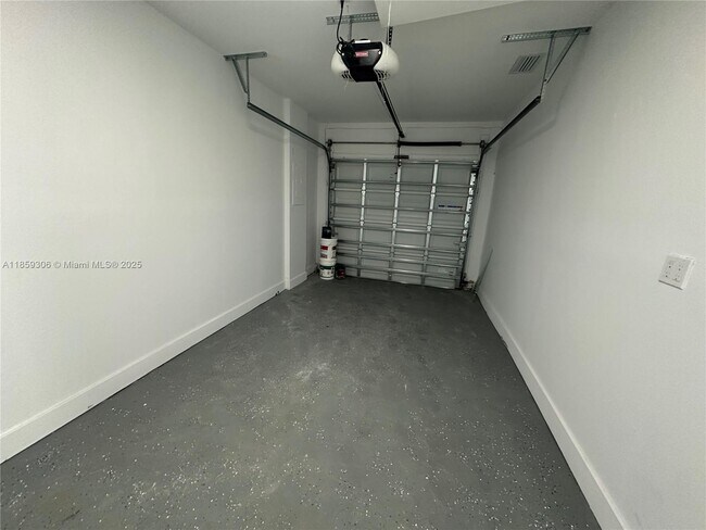 Building Photo - 17990 SW 135th Ave