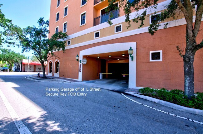 Building Photo - 511 Lucerne Ave
