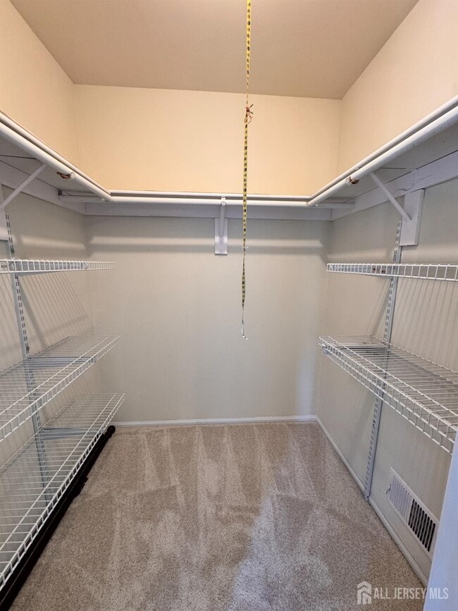 Building Photo - 4 Pond View Dr