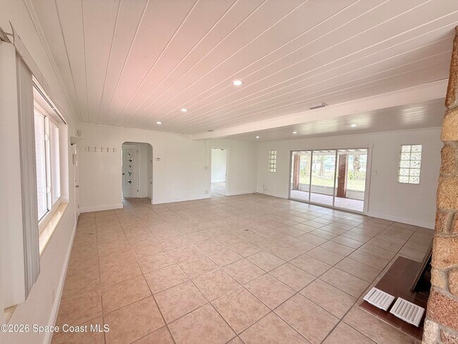 Building Photo - 100 Tampa Ave