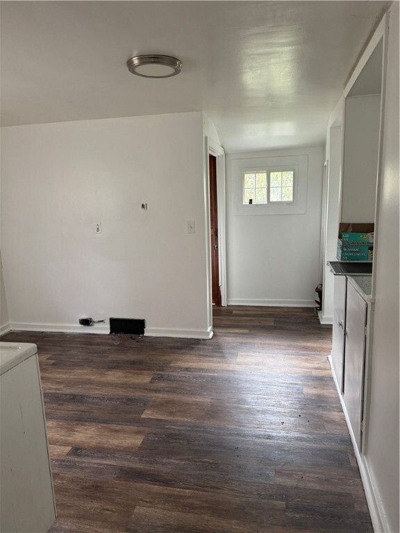 Building Photo - 196 4th St