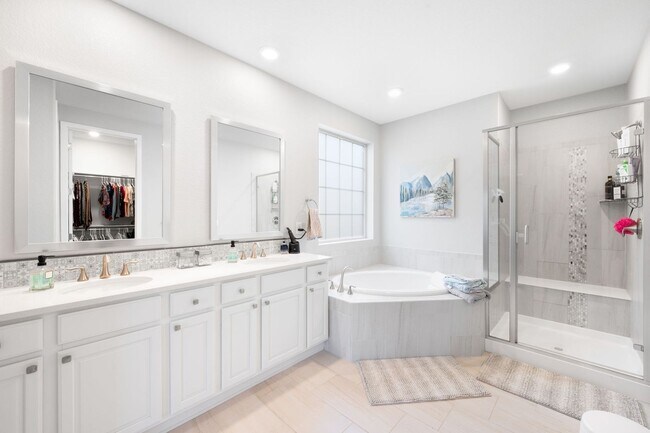 Building Photo - Luxury 6BD, 4BA Sterling Ranch Home with L...