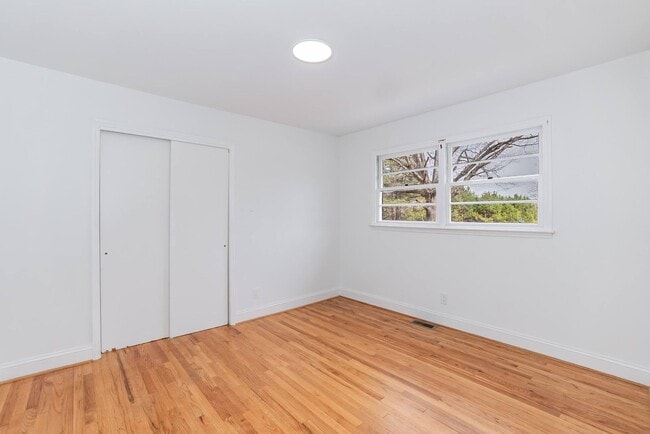 Building Photo - Huge Four Bedroom Home!