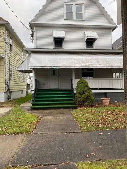Front - 129 Price St