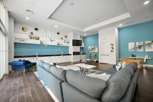 Building Photo - 2775 NE 187th St