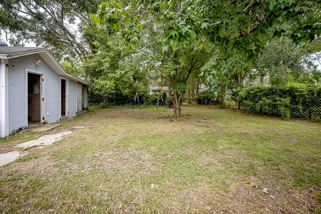 Building Photo - Cute Rental Home