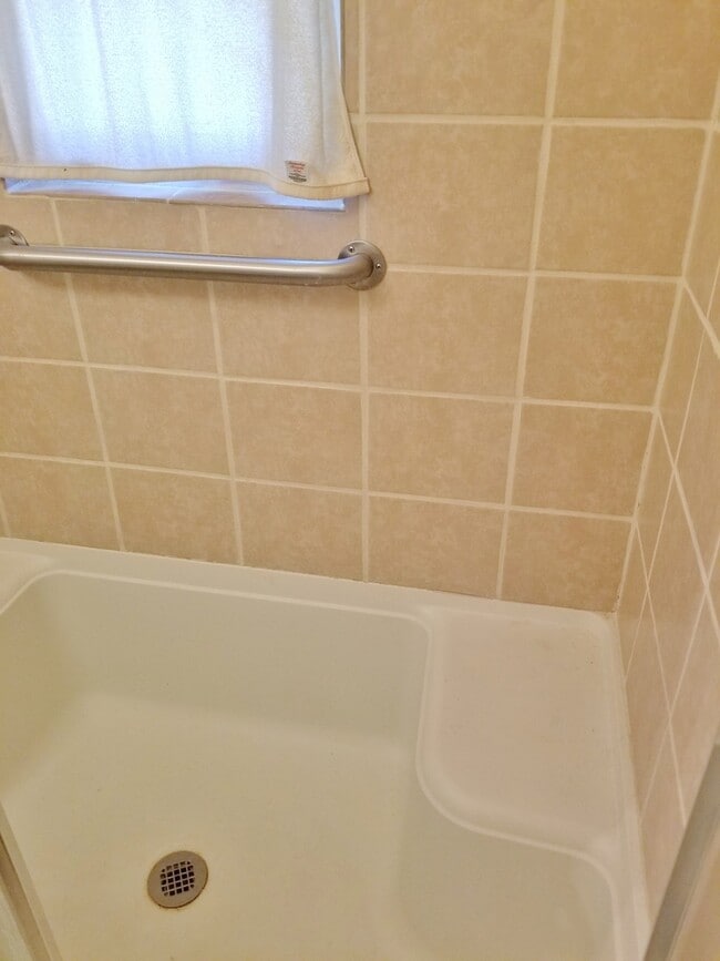 Building Photo - Great ranch style home near Shunga Park an...