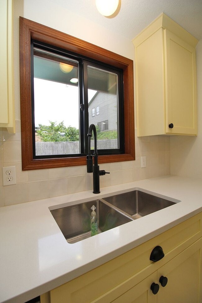 Building Photo - 2890 SW 89th Ave