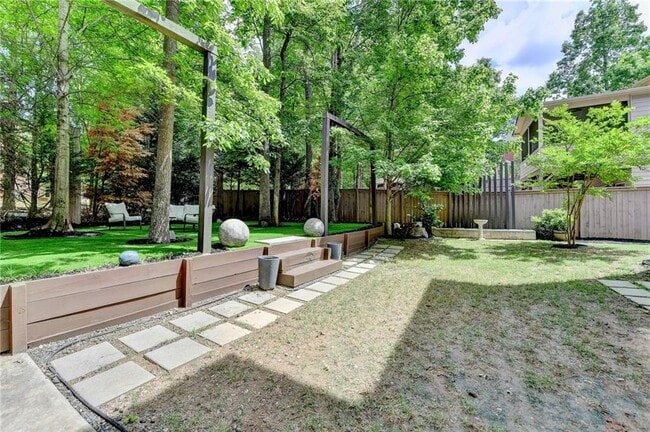 Building Photo - 11034 Estates Cir