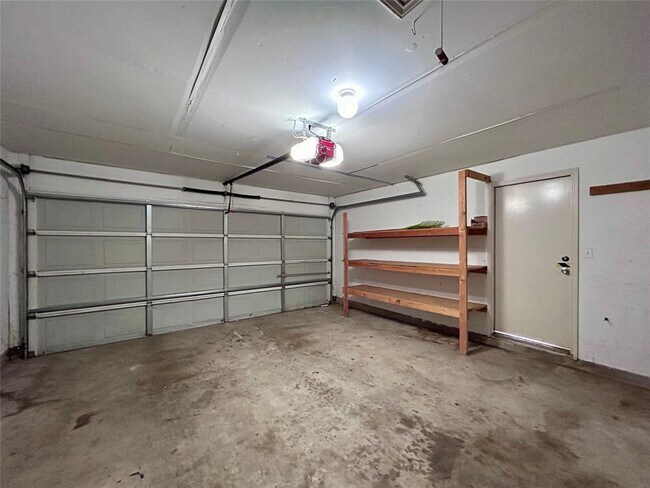 Building Photo - 716 Leann Ln