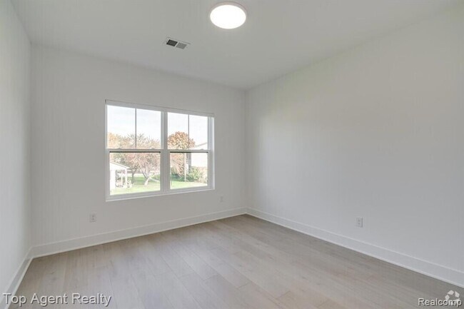 Building Photo - 31847 Gabby Ct