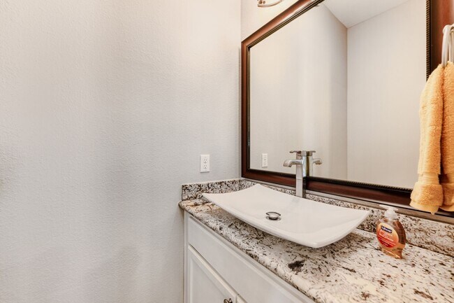 Building Photo - 1103 E 27th St