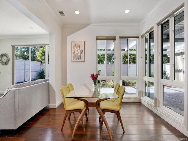 Building Photo - Beautifully Updated Model Home in the Prestigious, highly desirable Woodbridge