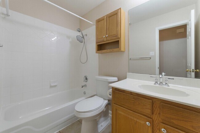 Building Photo - 5601 Lomita Verde Cir