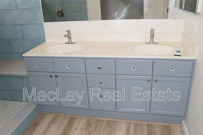 Building Photo - 1115 W Windjammer Dr