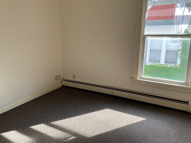 Building Photo - 127 Langdon St