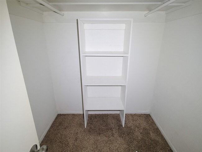 Building Photo - 18402 Tall Cypress Dr