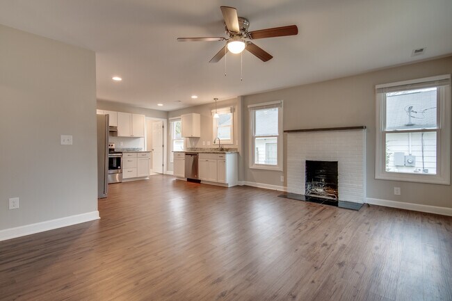 Building Photo - 517 Walnut St