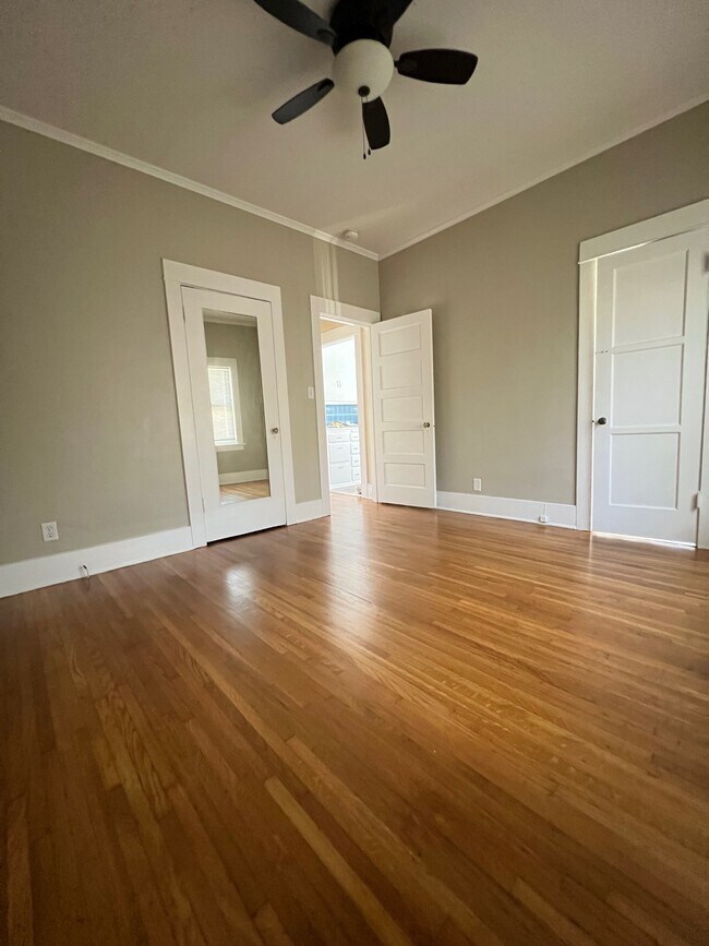 Bedroom looking towards entrance - 1642 La Fayette Rd