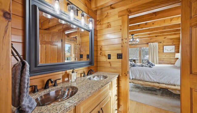 Building Photo - 241 Campbell Rd