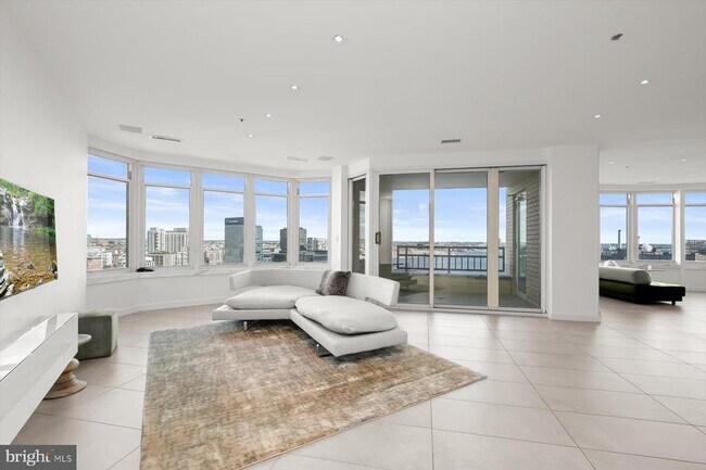 Building Photo - 100 Harborview Dr