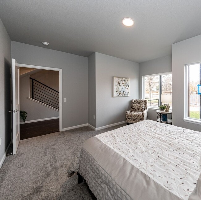 Building Photo - Luxury Executive Westside Townhouse with E...