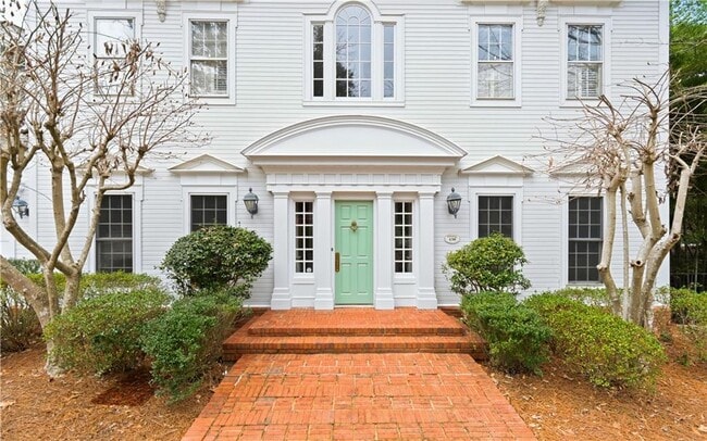 Building Photo - 430 W Wesley Rd NW