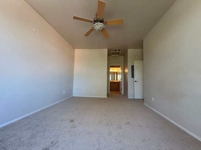 Building Photo - 2155 N Grace Blvd