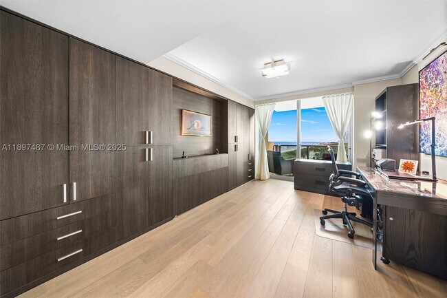 Building Photo - 1455 Ocean 1003