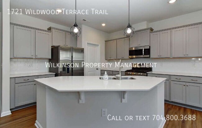 Building Photo - 1721 Wildwood Terrace Trl