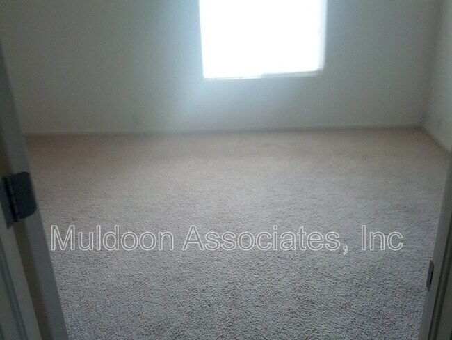 Building Photo - 2273 Falkirk Dr