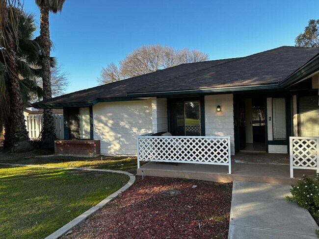 Building Photo - House