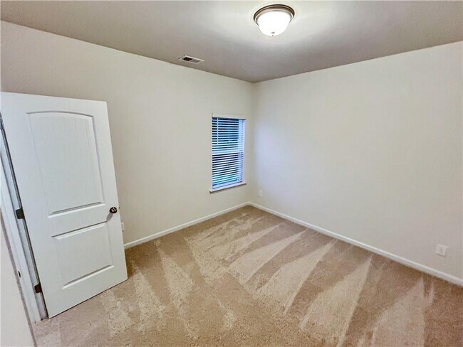 Building Photo - 203 Edna Trl