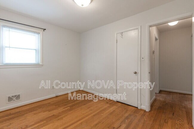 Building Photo - 4141 21st Rd N