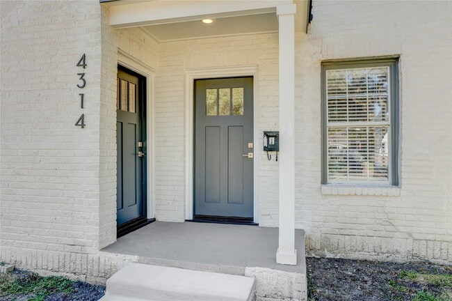 Building Photo - 4314 Bell St