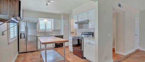 Building Photo - 3611 Las Colinas Dr