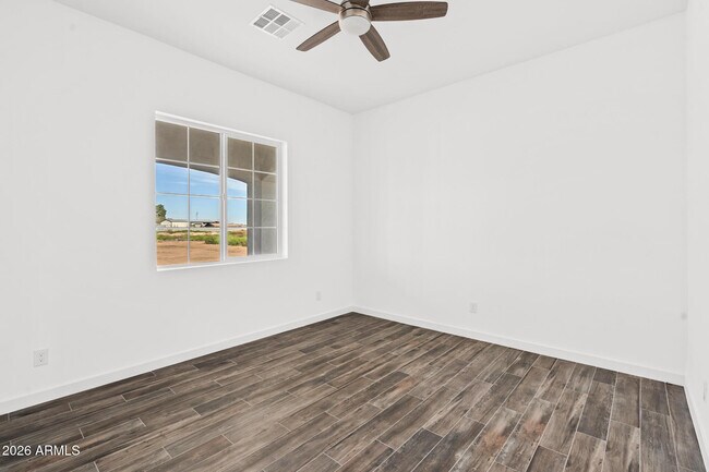 Building Photo - 22926 W La Mirada Dr