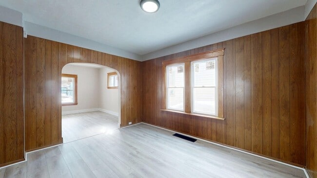 Building Photo - Slavic Village - 4 Bedroom - Single Family Home