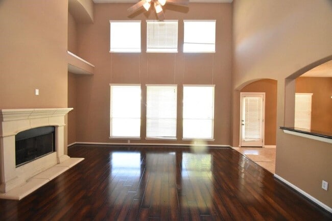 Building Photo - 22306 Fieldcrest Ln