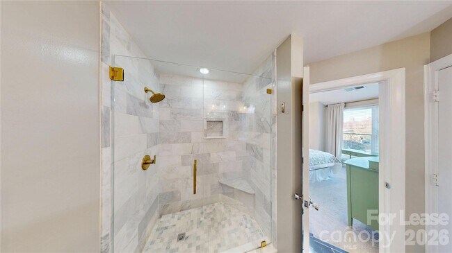 Building Photo - 1009 Park West Dr